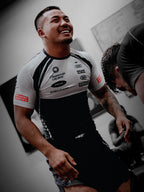 Engage Elemental Rashguard Manga Corta — Joshua Van— Underdog Chile